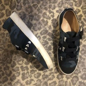 Jack Rogers Camo & metallic sneakers sz 9